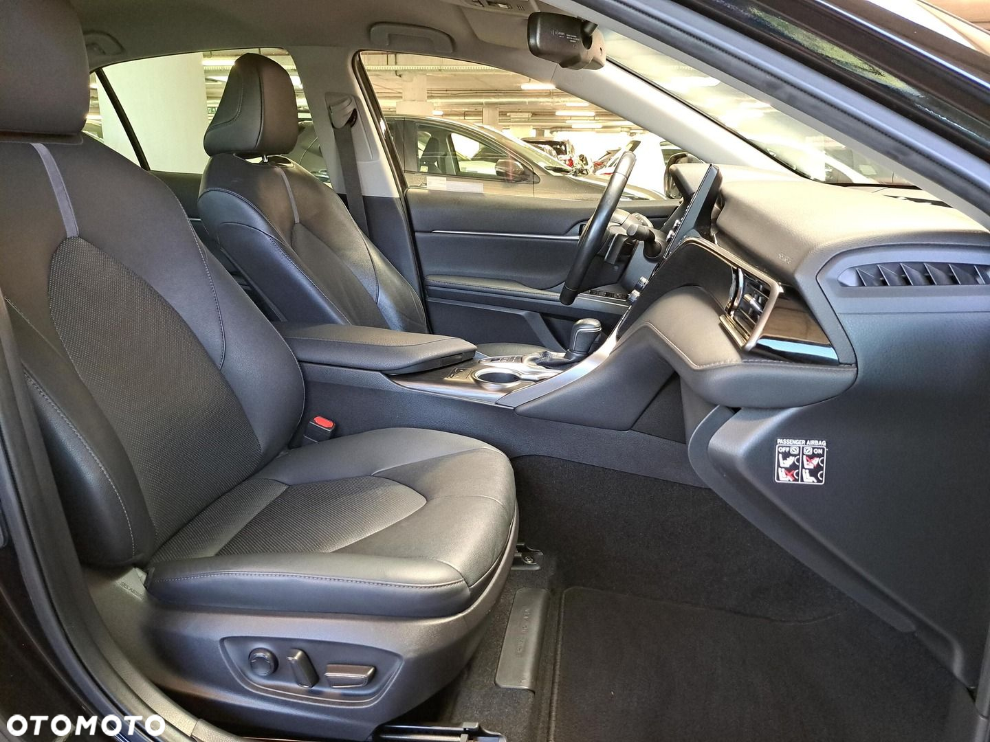 Toyota Camry - 14