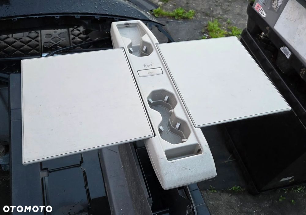Stolik VW T7 7T0861171K - 1