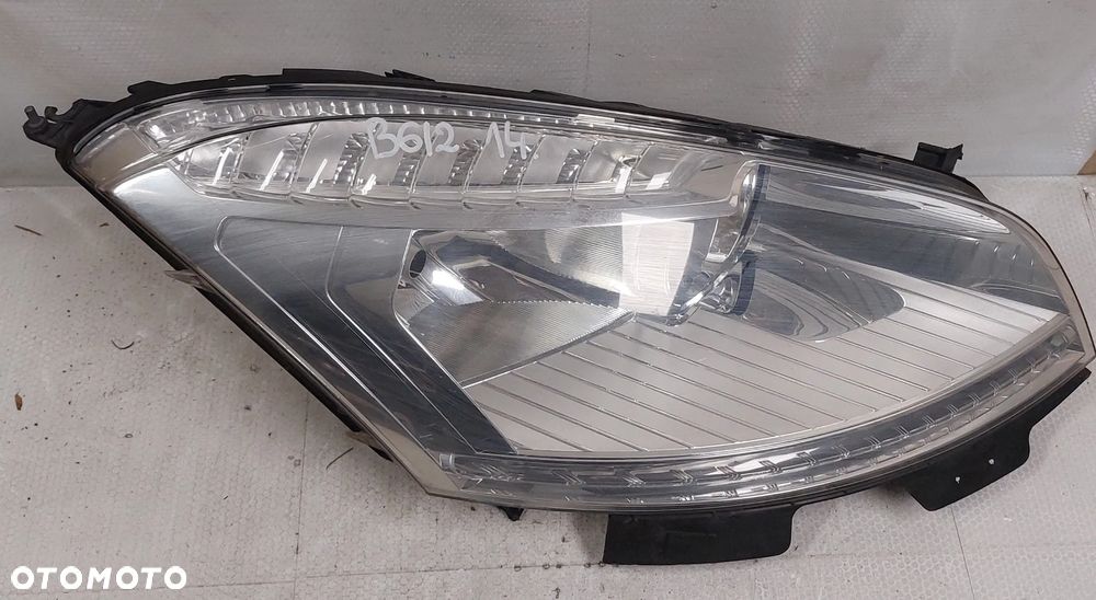 .  LAMPA PRZOD PRZEDNIA PRAWA CITROEN C4 GRAND PICASSO LIFT - 2