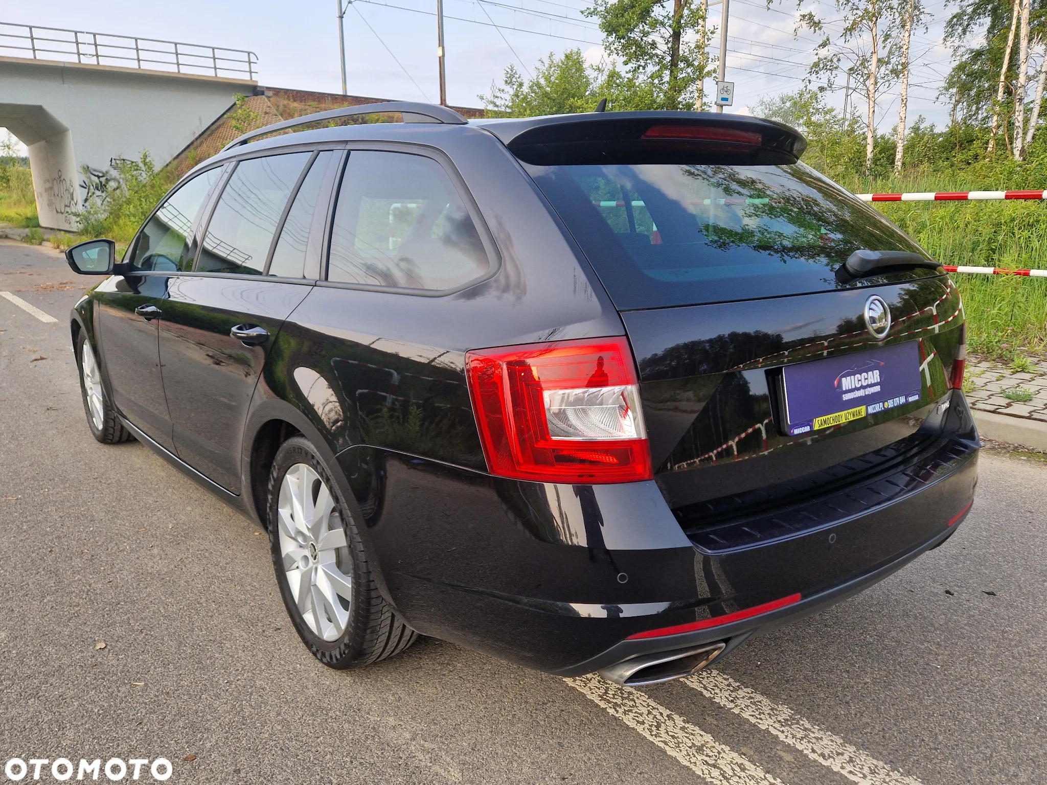 Skoda Octavia Combi 2.0 TDI (Green tec) RS - 6