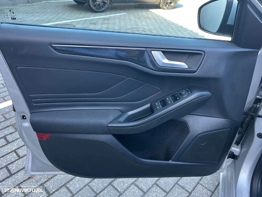 Ford Focus 1.0 EcoBoost MHEV ST-Line - 3