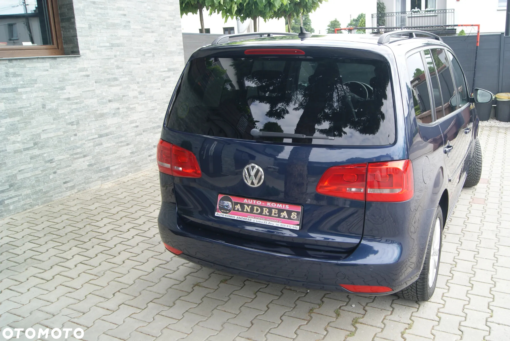 Volkswagen Touran 2.0 TDI DPF DSG STYLE - 10