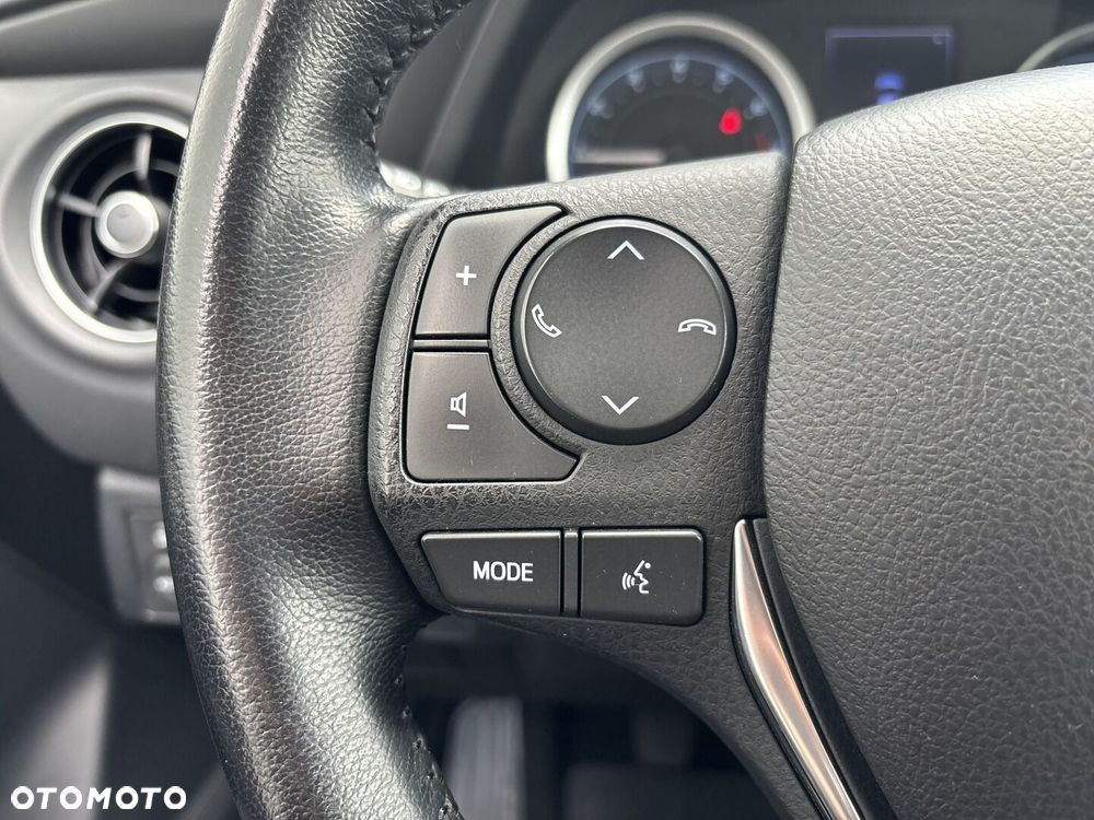 Toyota Corolla 1.6 Comfort - 24