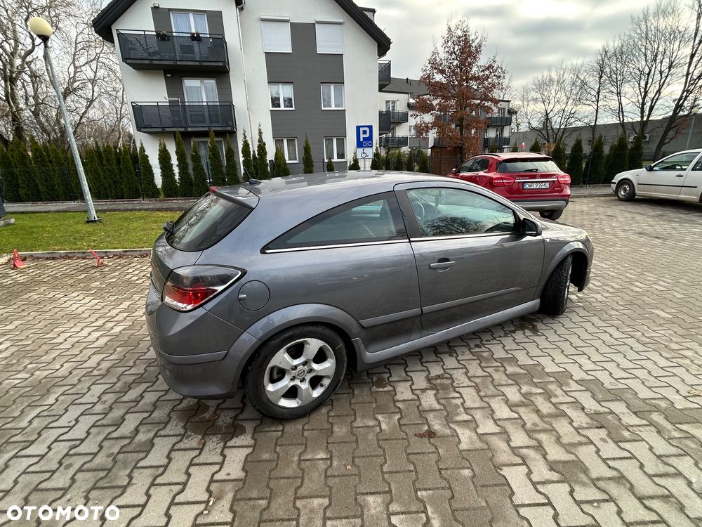 Opel Astra 2.0 T Cosmo - 12