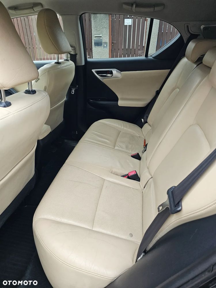 Lexus CT 200h Prestige - 12