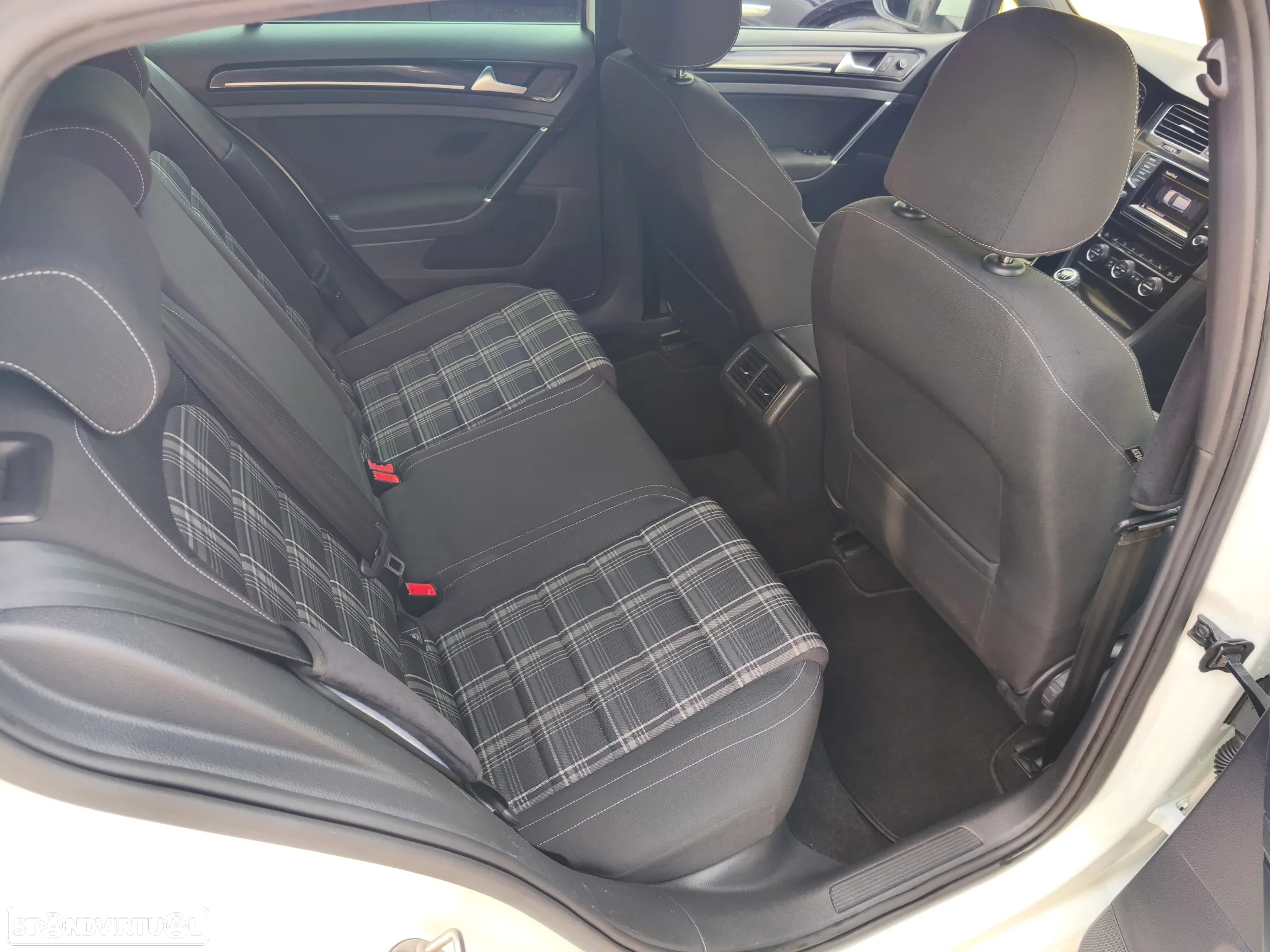 VW Golf 2.0 TDi GTD - 25