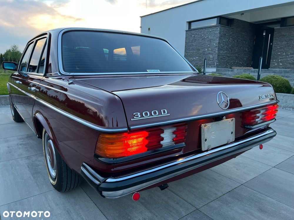 Mercedes-Benz W123 - 13