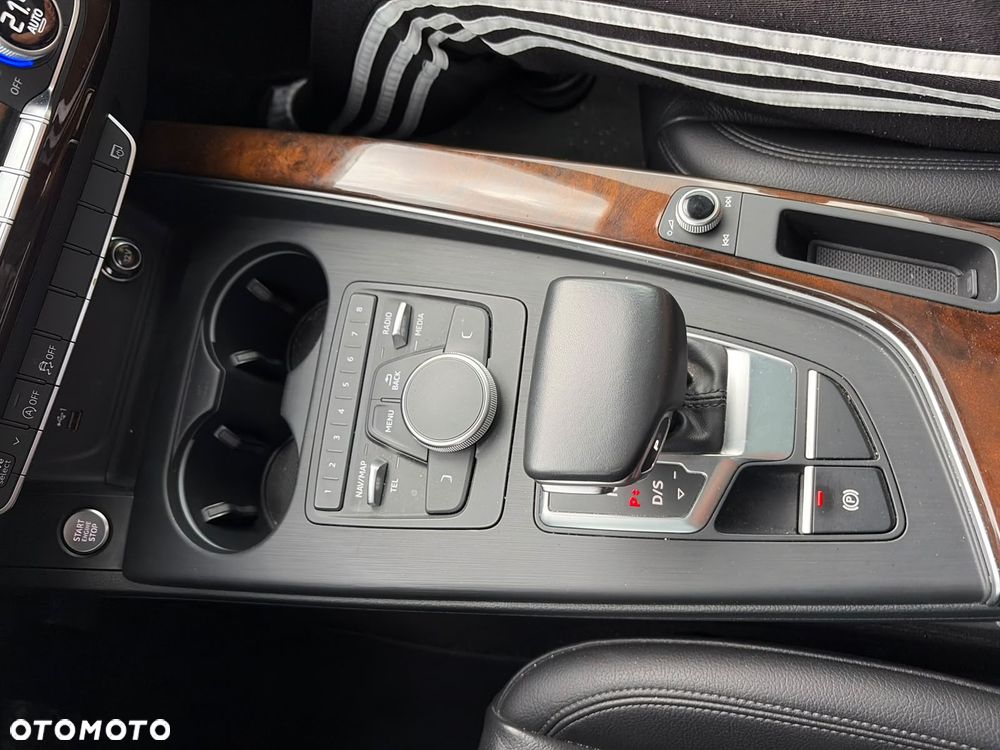 Audi A4 Limousine 2.0 TFSI ultra S tronic design - 25