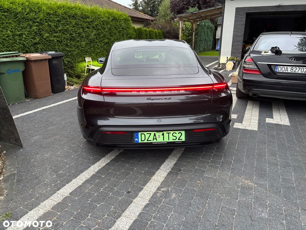 Porsche Taycan 4S - 21