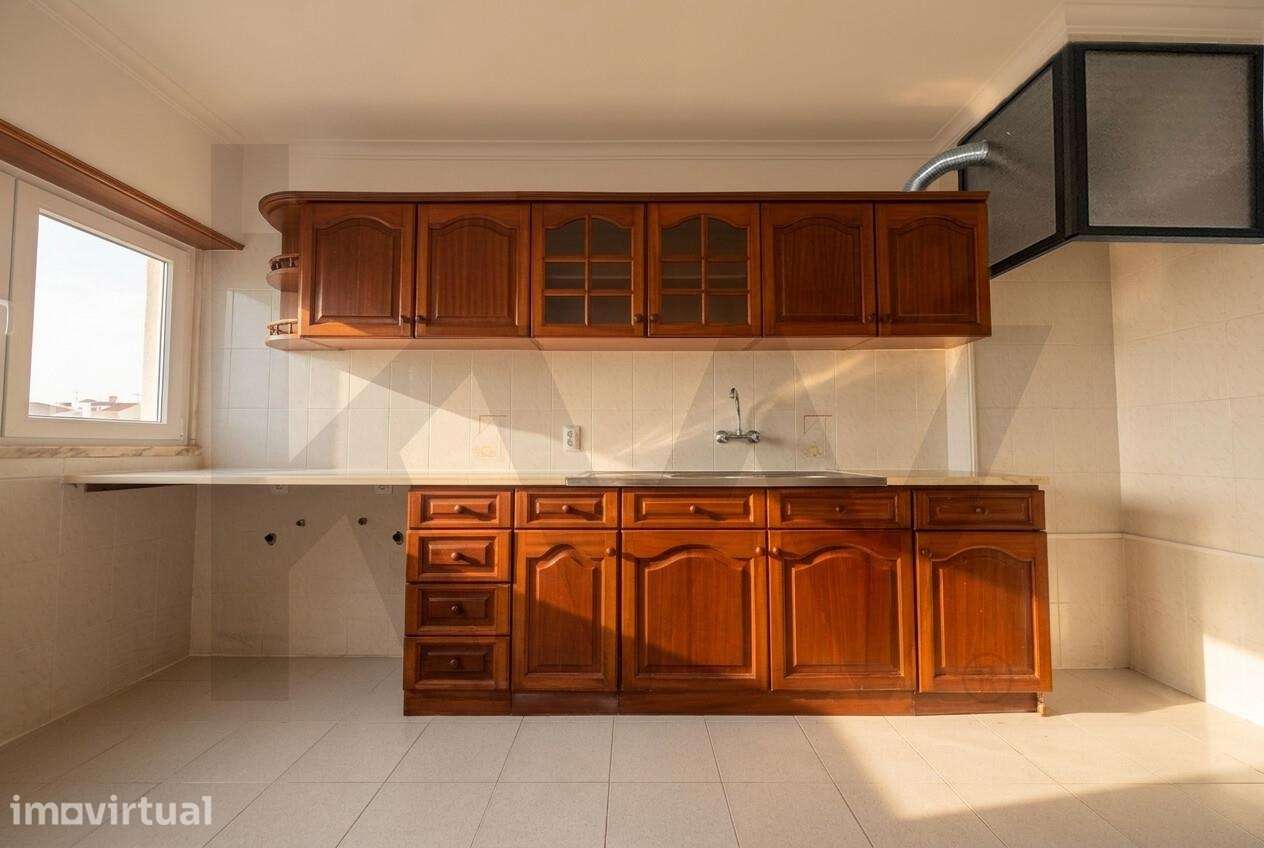 Espaçoso Apartamento T2, Ouressa em Mem Martins – R/C alto - Grande imagem: 5/23