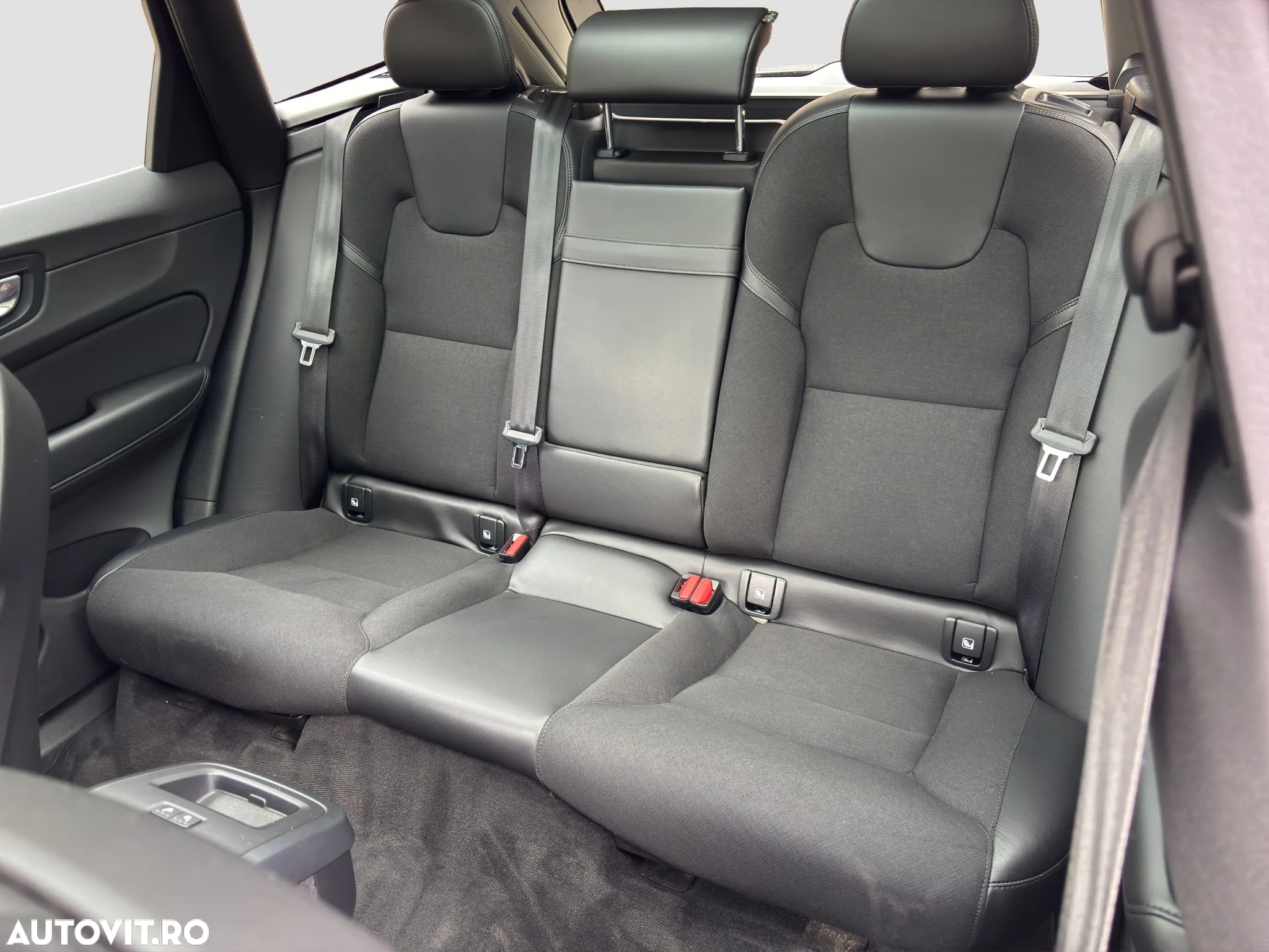 Volvo XC 60 B4 D Geartronic Momentum Pro - 15