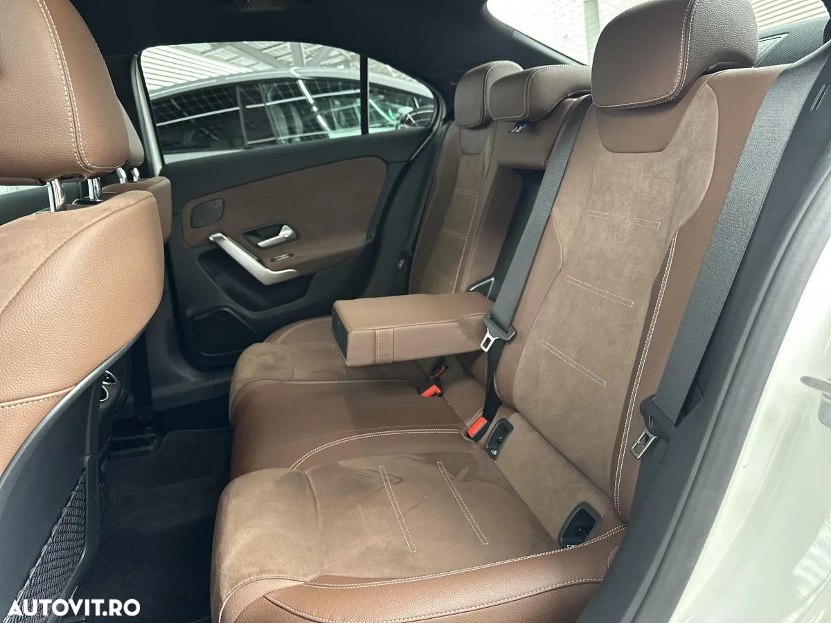 Mercedes-Benz A 200 MHEV 7G-DCT Sedan - 21