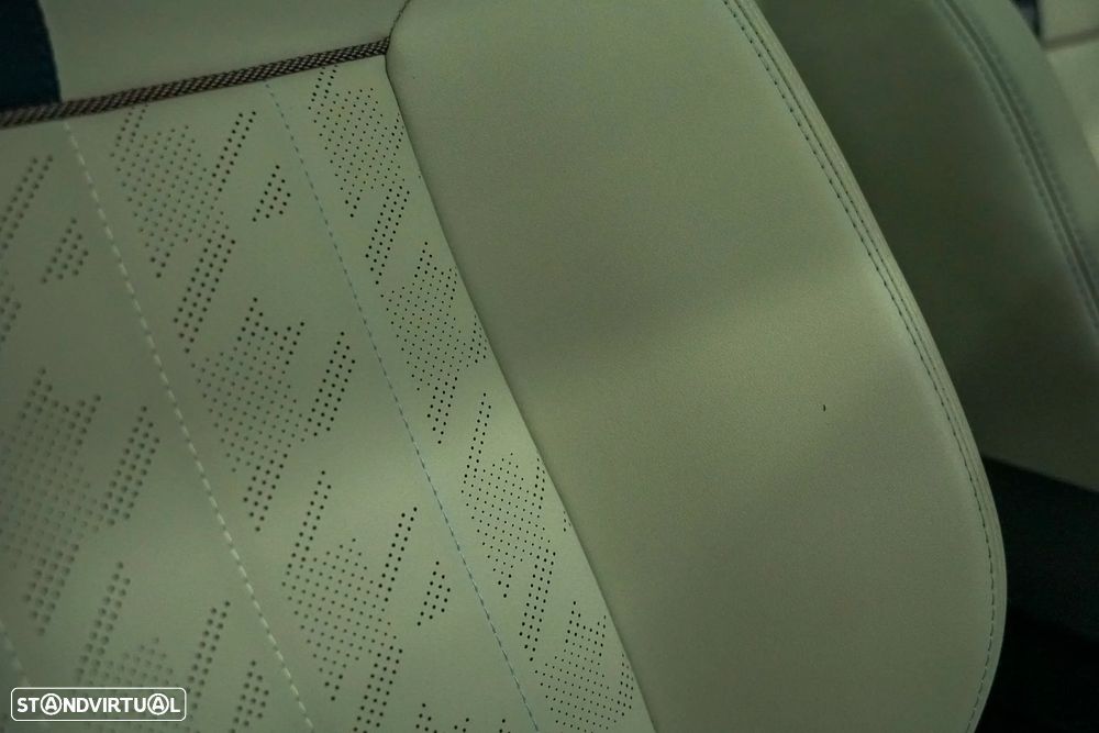 MINI 3 Portas Cooper C Favoured M - 21