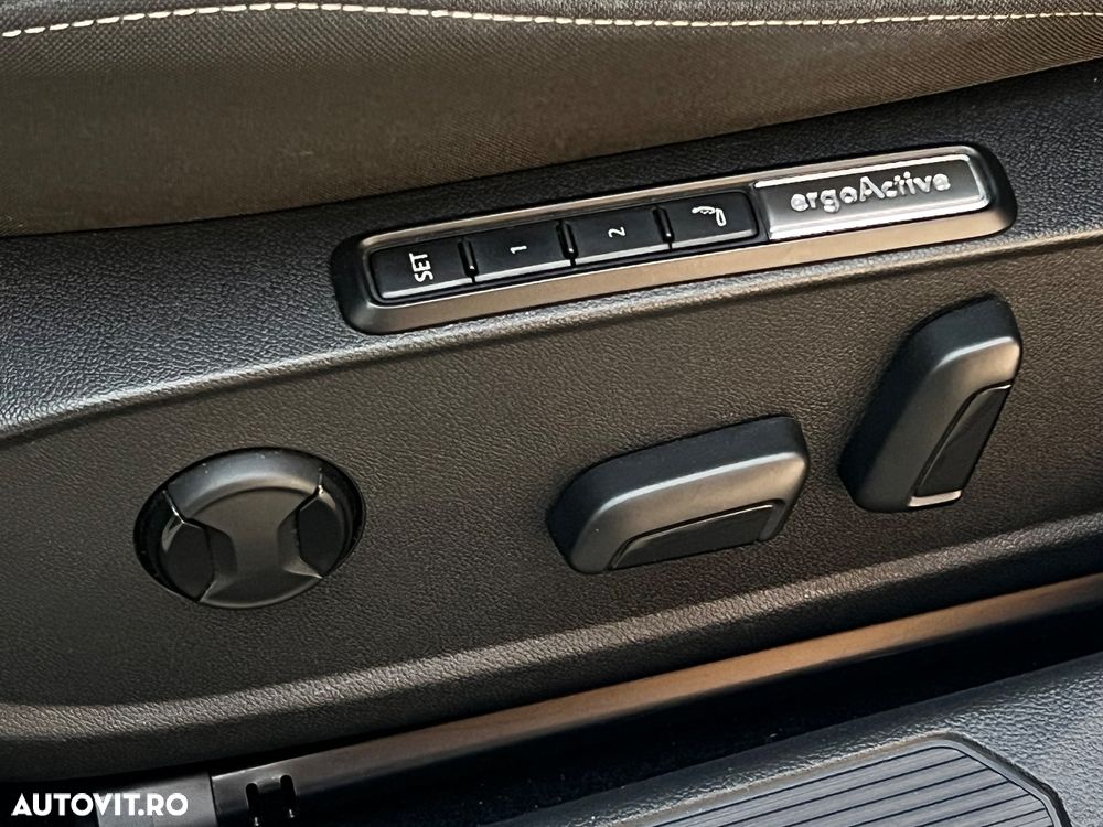 Volkswagen Golf 2.0 TDI SCR DSG Style - 21