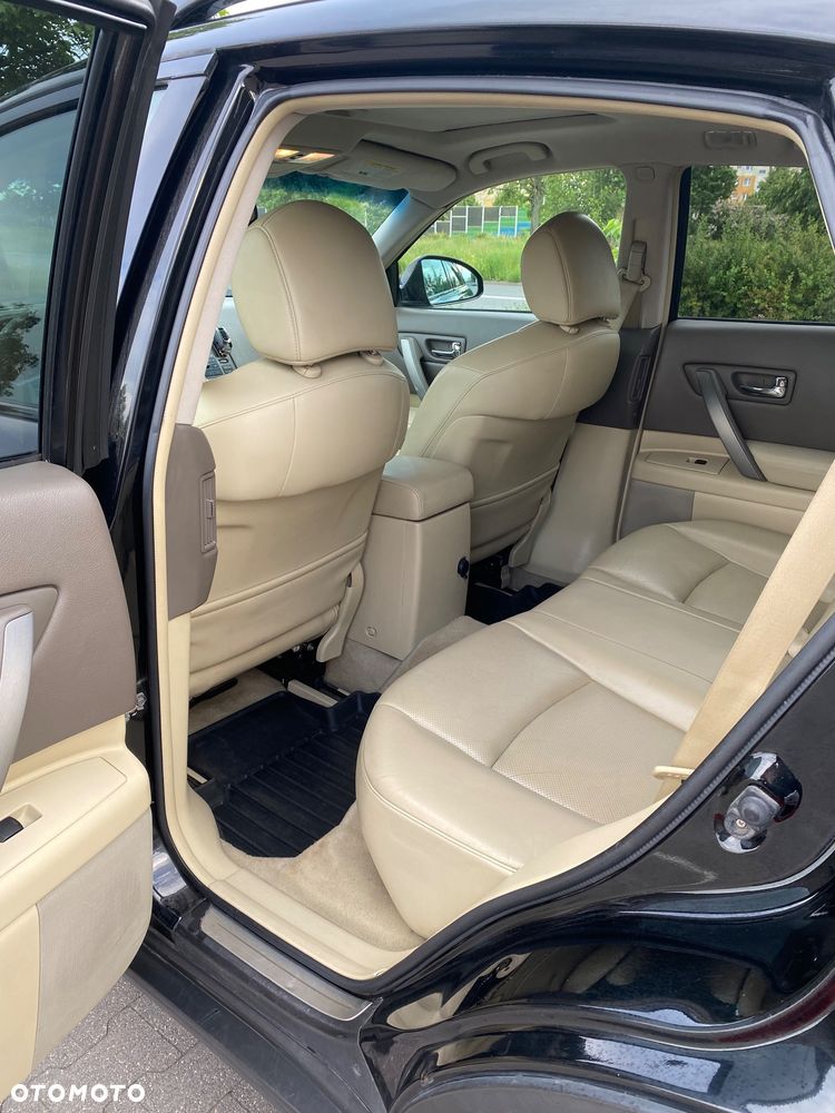 Infiniti FX - 12