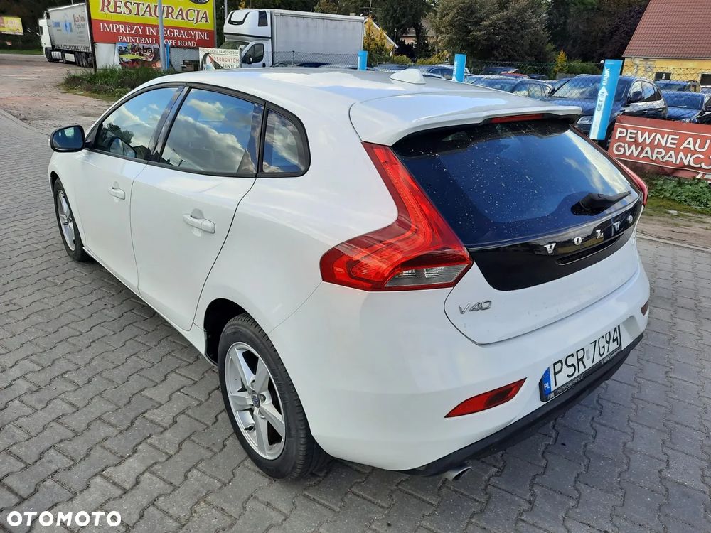 Volvo V40 D3 Momentum - 10