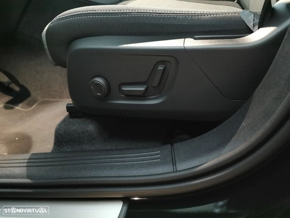 Volvo XC 40 2.0 B3 Plus Dark - 10