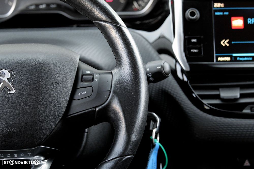Peugeot 208 1.2 PureTech Style - 26