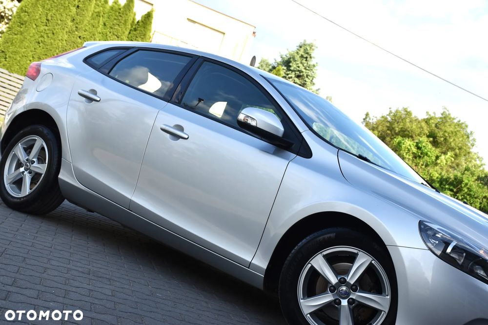 Volvo V40 D2 Momentum - 38