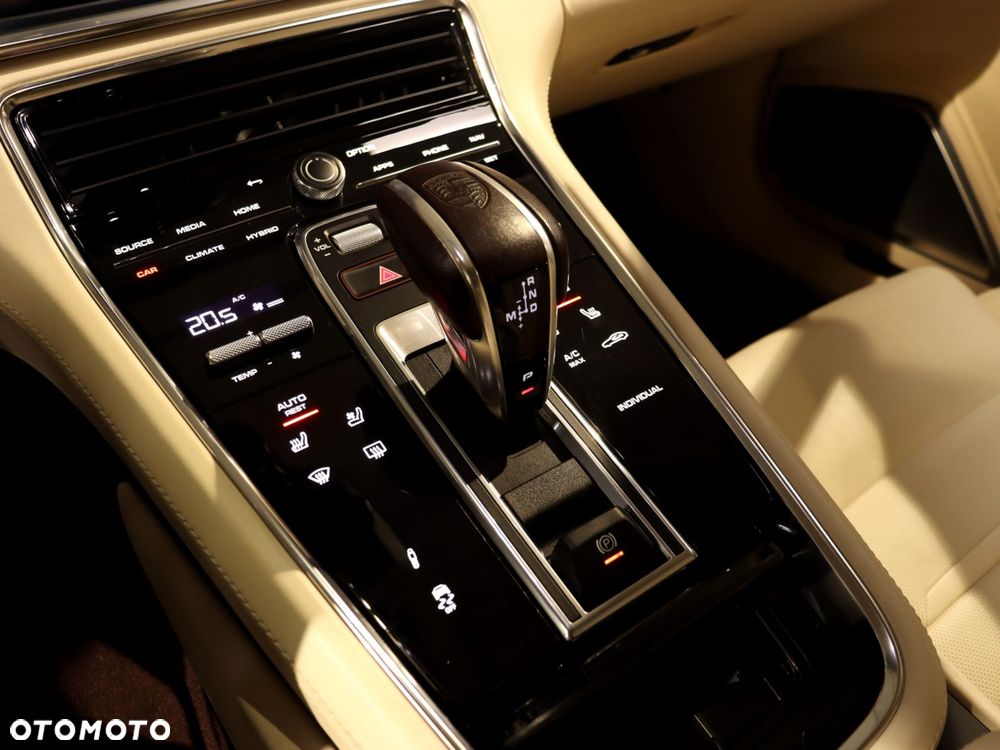 Porsche Panamera Turbo S E-Hybrid GPF - 24