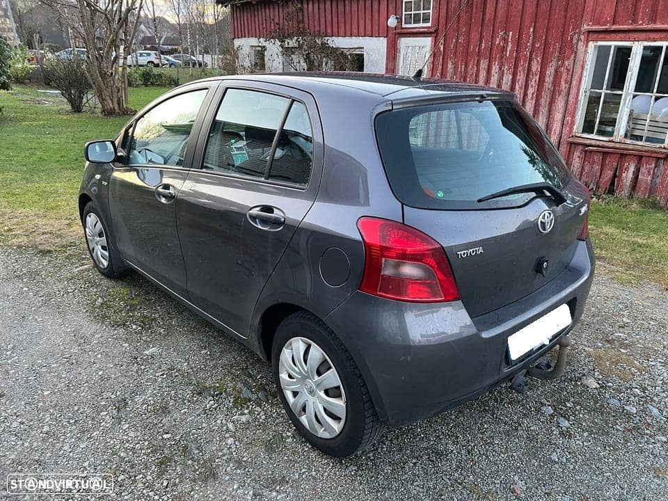 Toyota Yaris 1.4 D Sol HP VSC+TRC MMT - 3
