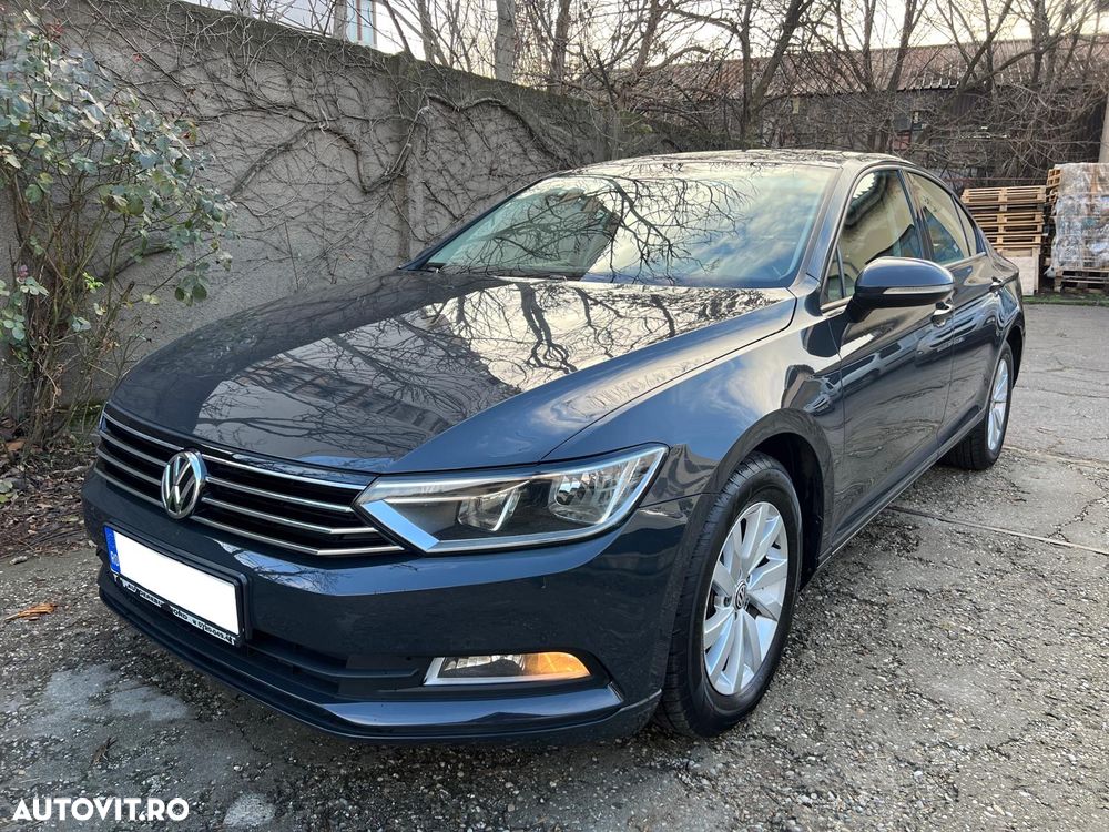 Volkswagen Passat 1.6 TDI Comfortline - 1