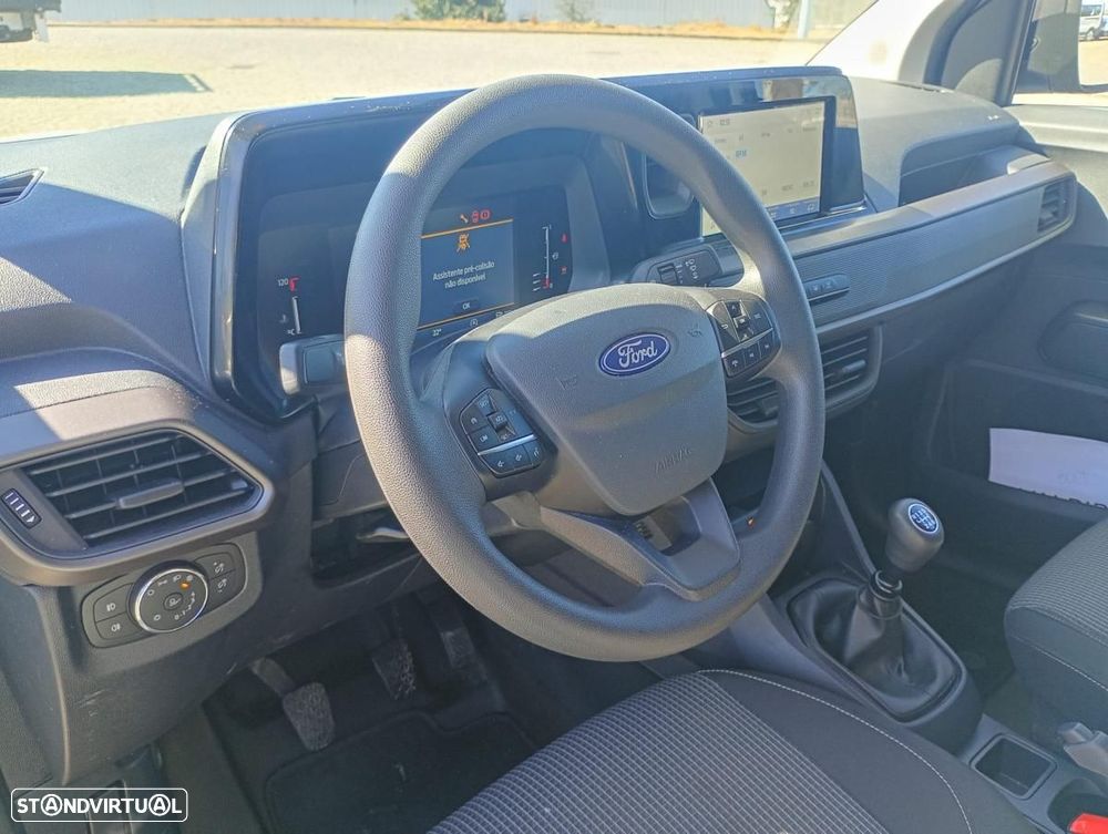 Ford Transit Courier - 10