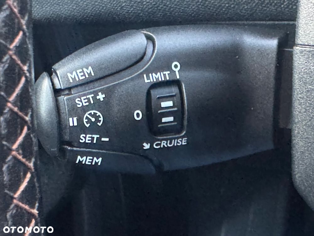 Peugeot 5008 1.2 PureTech Active Pack S&S - 22