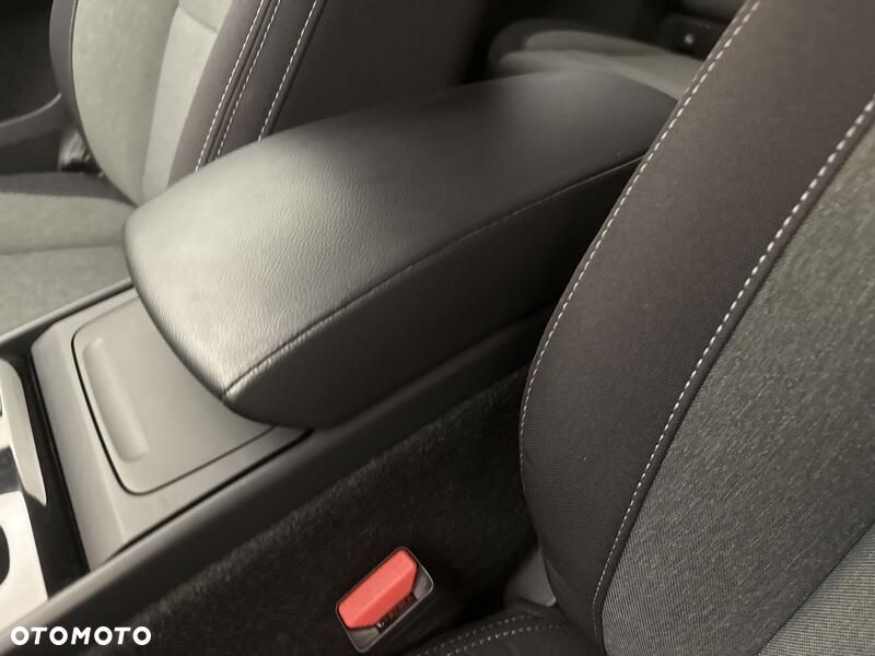 Volvo XC 40 B3 Plus Dark - 18