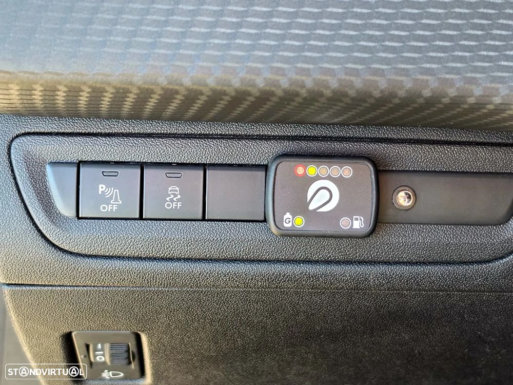 Peugeot 208 1.2 PureTech Style - 13