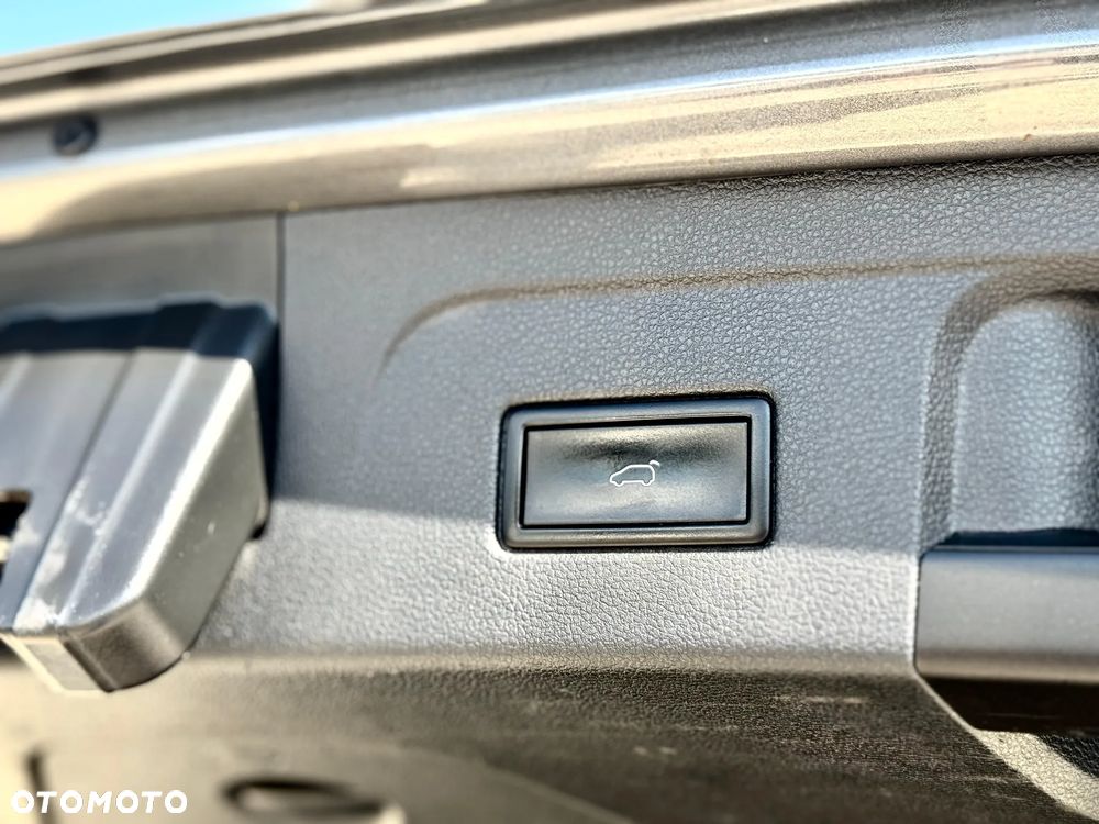 Volkswagen Touran 2.0 TDI SCR (BlueMotion Technology) DSG Highline - 37