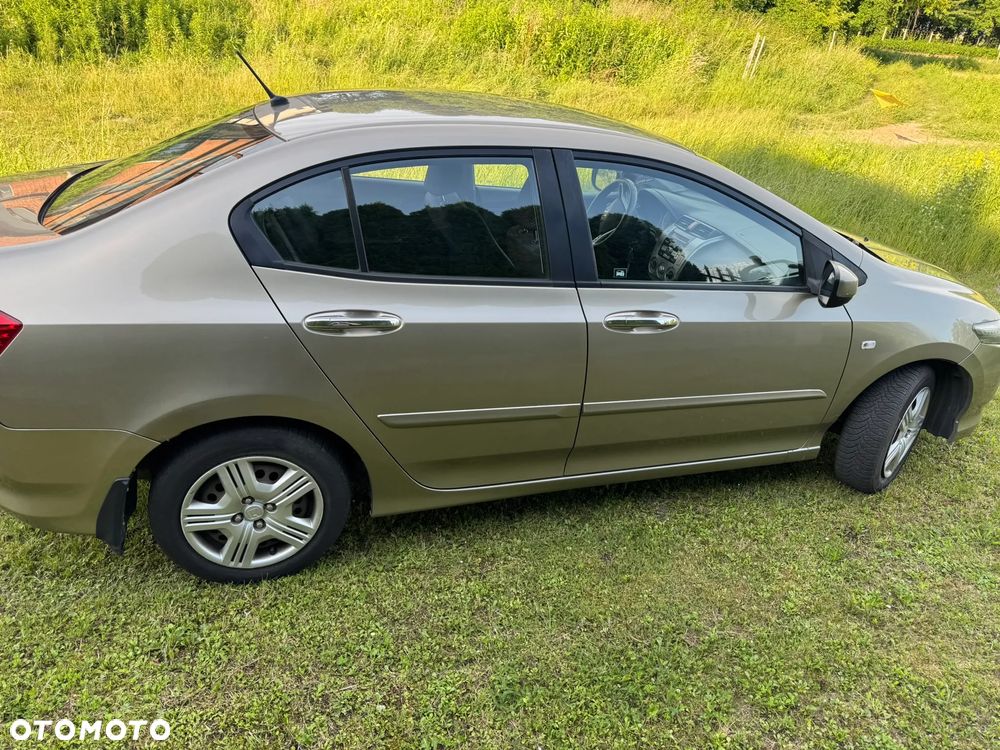 Honda City 1.4 Comfort - 11