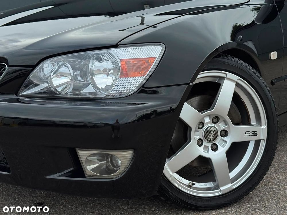 Lexus IS 200 - 3
