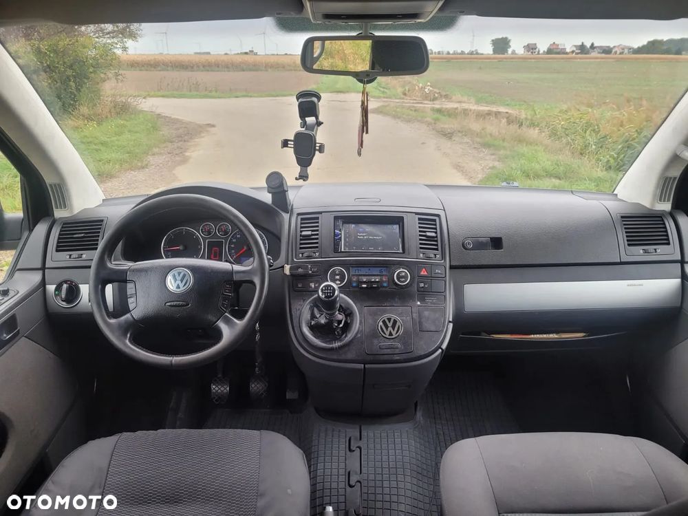 Volkswagen Multivan - 10