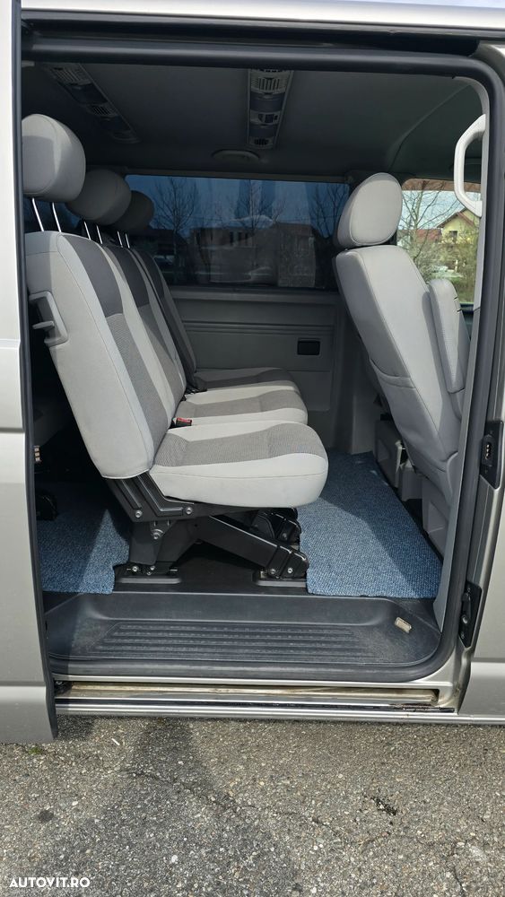 Volkswagen Caravelle - 11