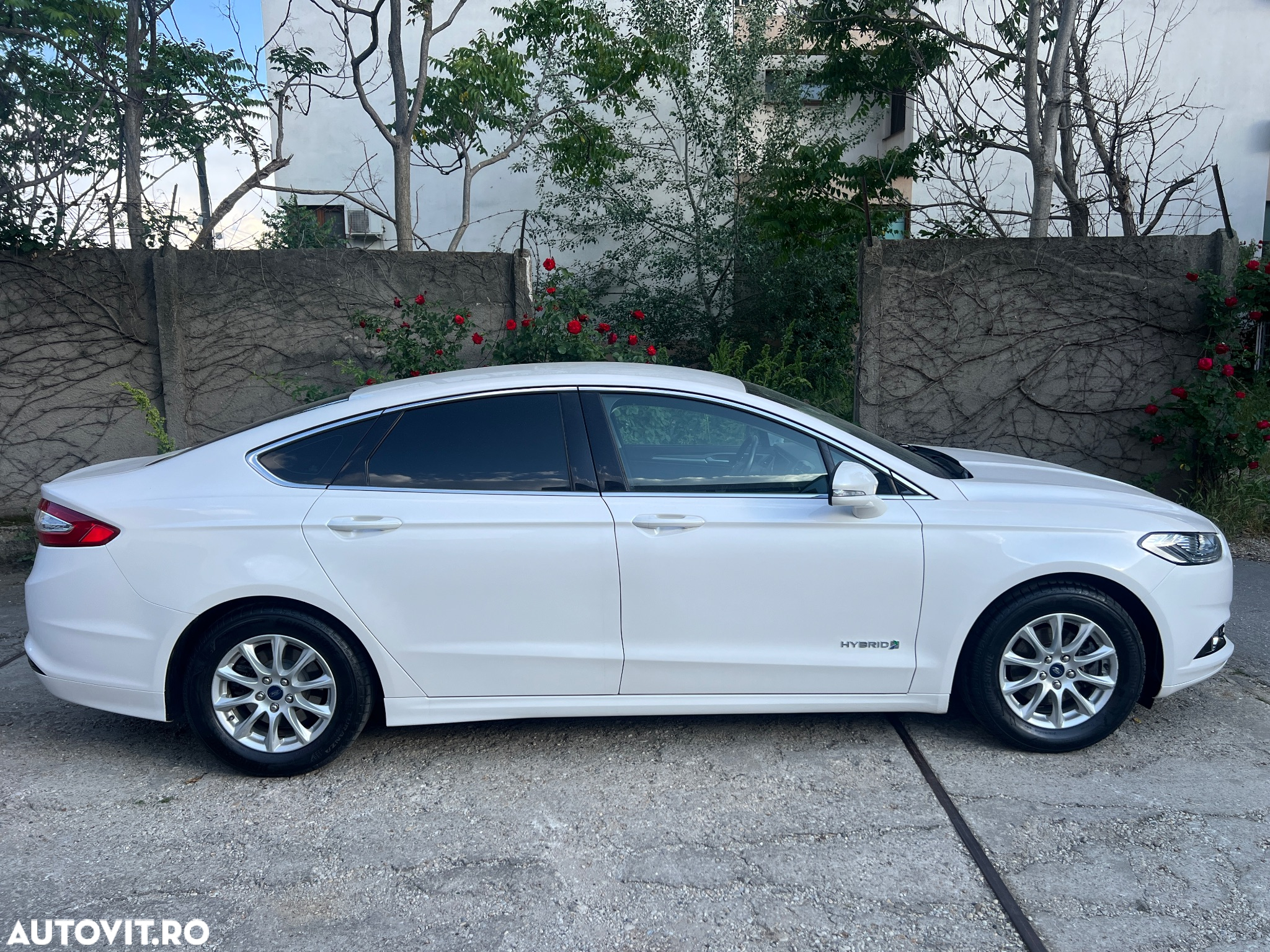 Ford Mondeo 2.0 Hybrid - 16