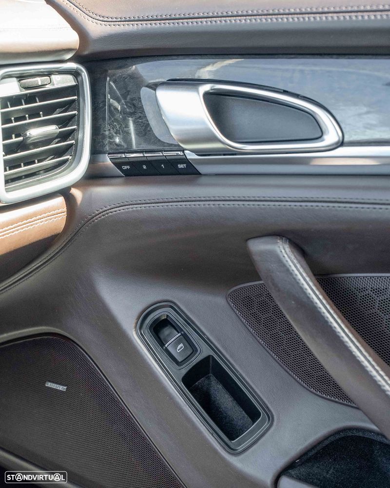 Porsche Panamera 4S PDK - 44