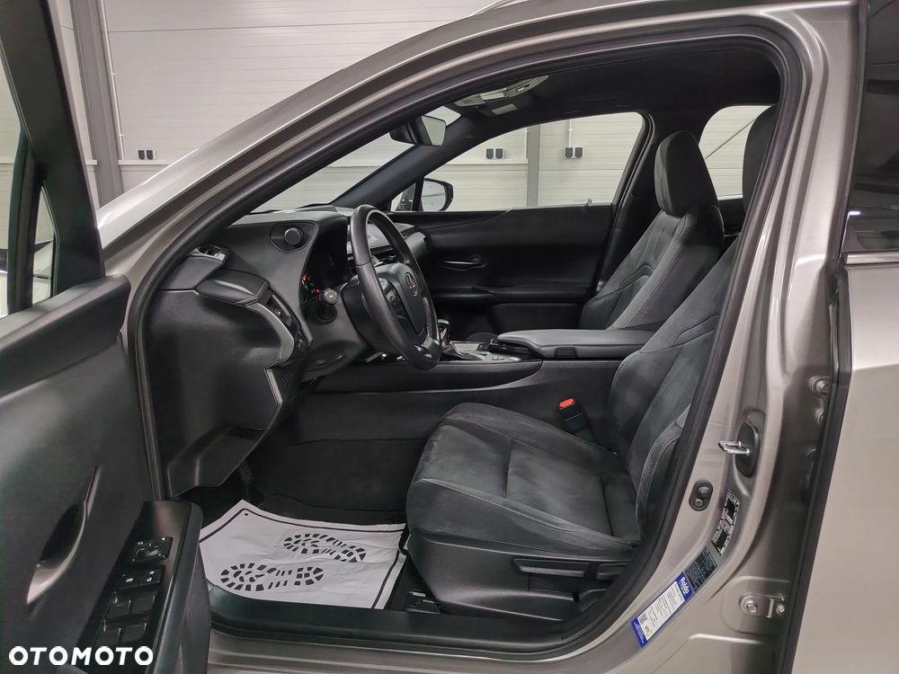 Lexus UX 250h Elegance 2WD - 19