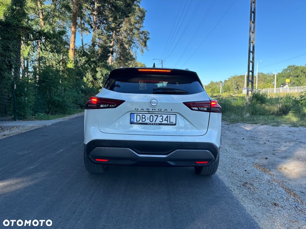 Nissan Qashqai 1.3 DIG-T mHEV 4x4 Tekna Xtronic - 4