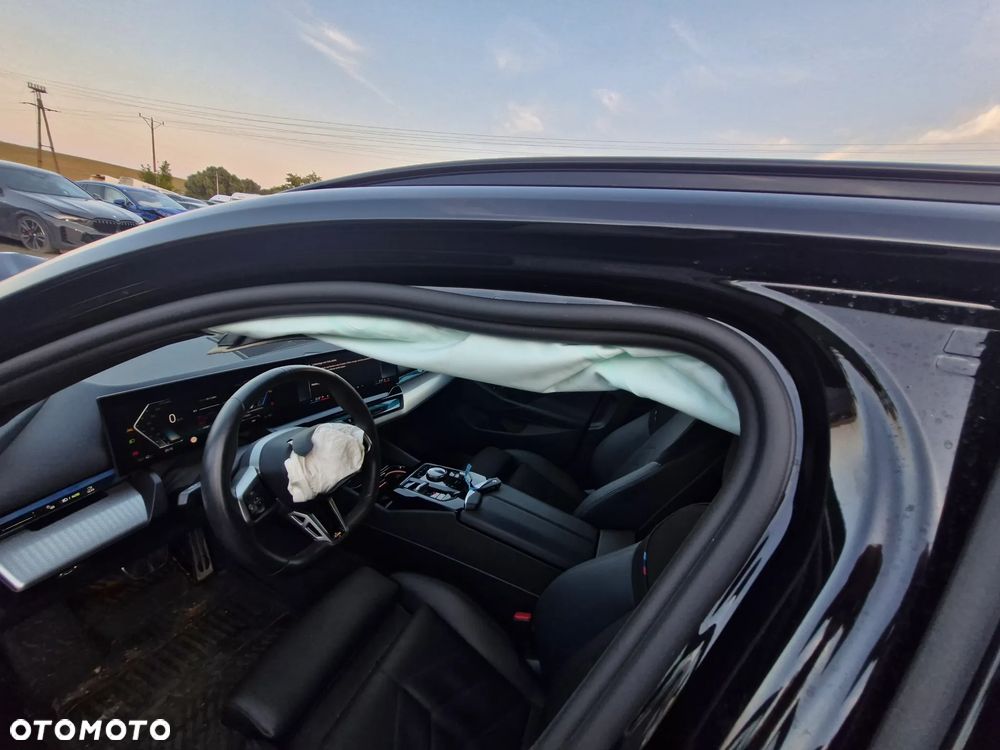 BMW i5 eDrive40 - 28