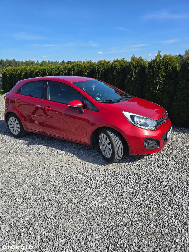 Kia Rio 1.4 L - 6