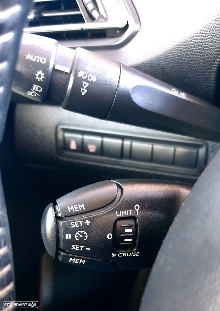 Peugeot 308 1.2 PureTech Allure - 41