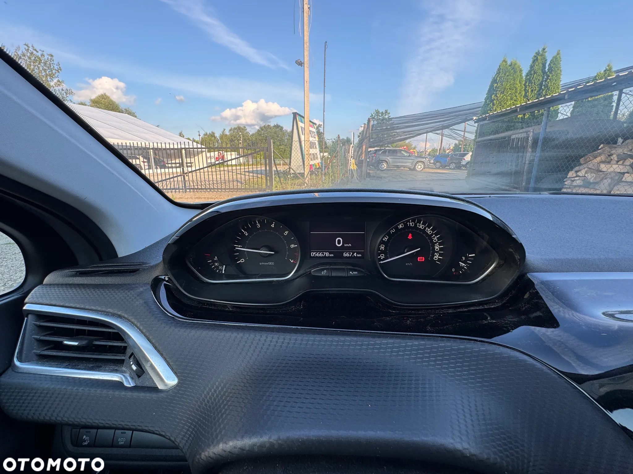 Peugeot 208 1.2 PureTech Allure - 12