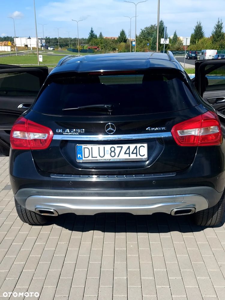 Mercedes-Benz GLA 250 4-Matic - 6