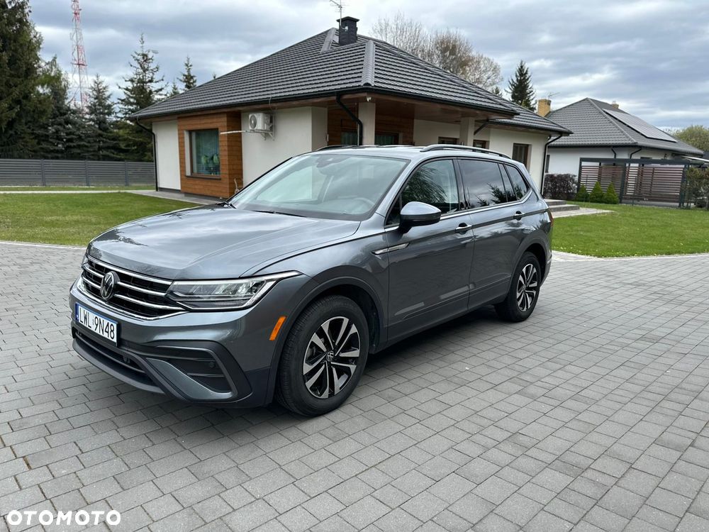 Volkswagen Tiguan - 1