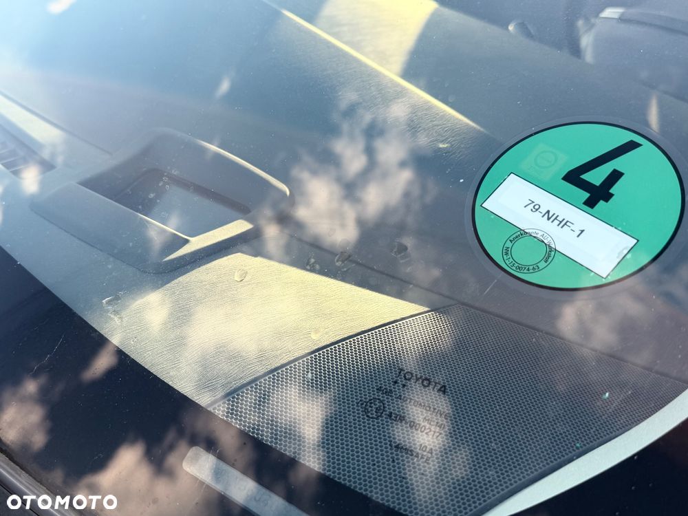 Toyota Prius 1.8 HSD Active - 25