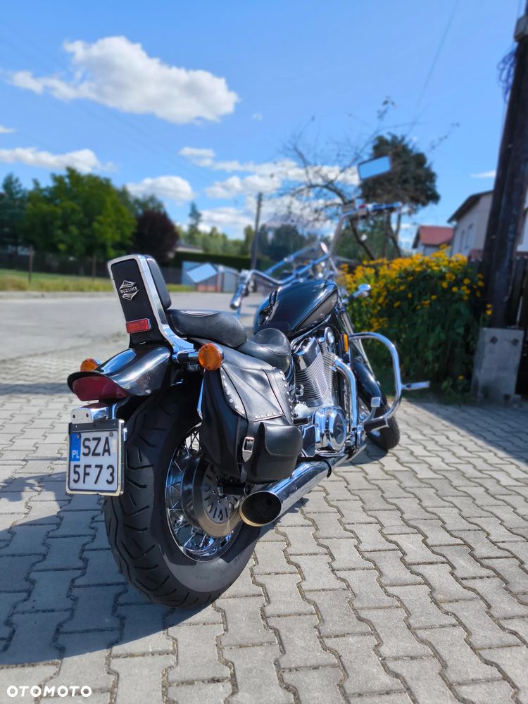 Suzuki Intruder - 3