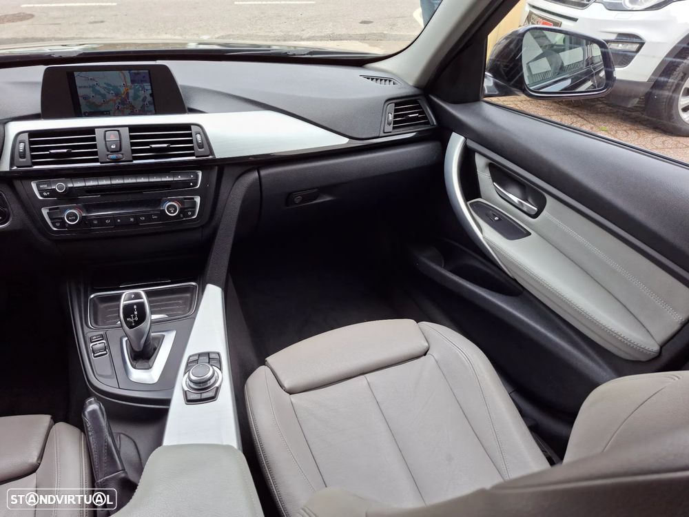 BMW 320 d Aut. Blue Performance Sport Line - 26