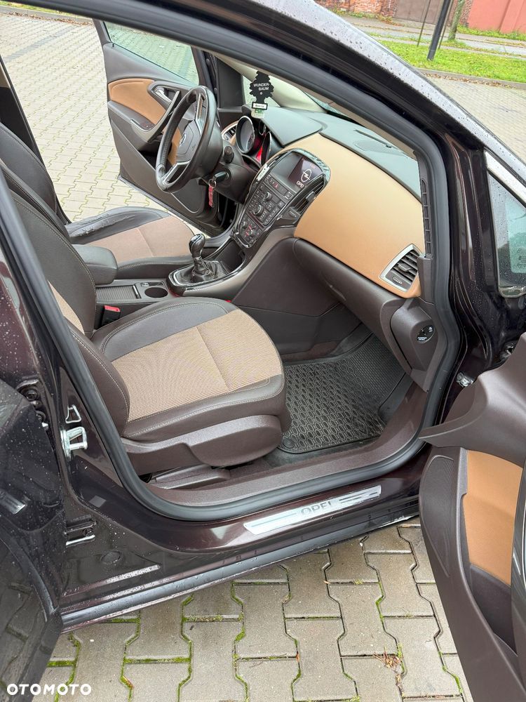 Opel Astra IV 2.0 CDTI Cosmo - 23