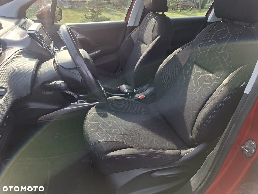 Peugeot 2008 1.2 Pure Tech Style - 7